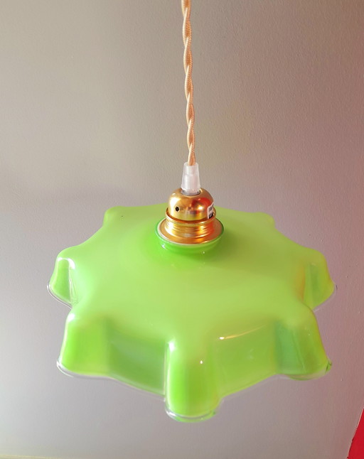 Lámpara colgante Art Déco de cristal opalino drapeado