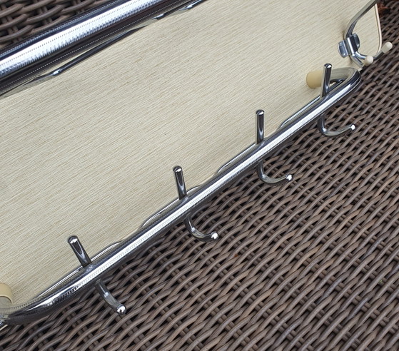 Vintage Wandkapstok Jaren 50/60 – Chroom & Crème – Kapstokken, Plastic, Wood (photo 6 of 10)