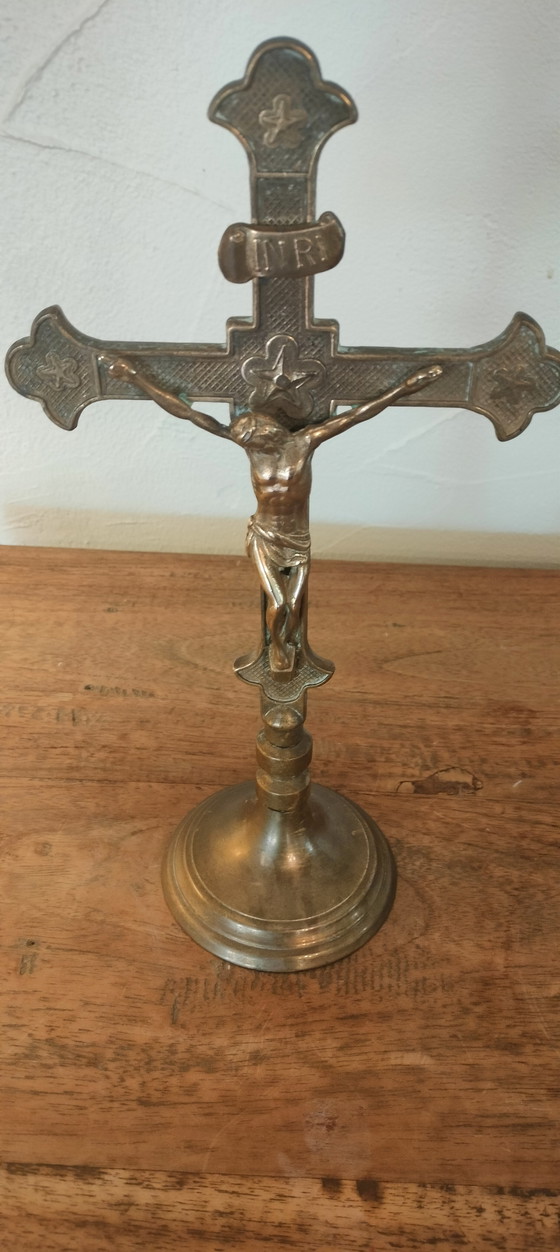 Image 1 of Petit crucifix en cuivre sans marque d'enregistrement