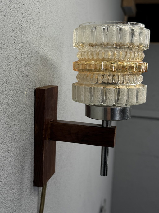 Applique murale vintage en verre et bois