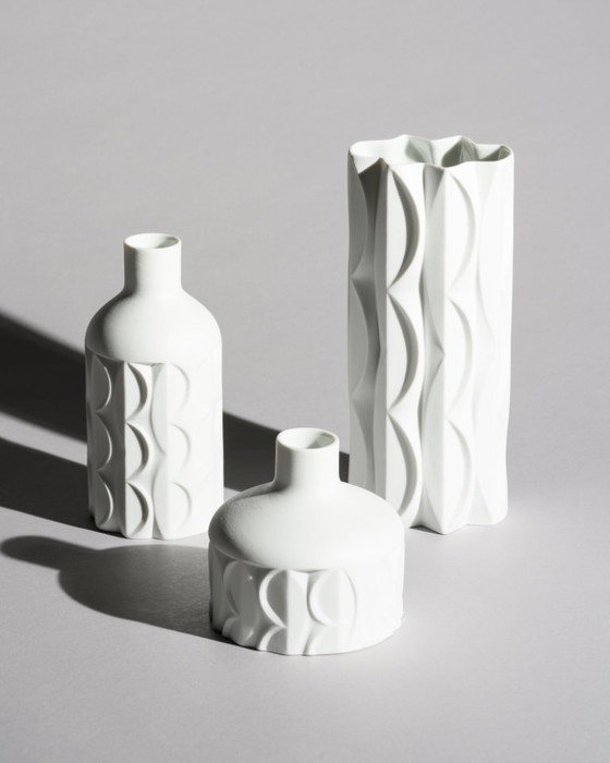 Image 1 of Retro Scherzer Werner Uhl Design Biskuitporzellan Flaschenvase Op-Art Relief TRIO