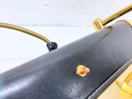 Image 1 of Lampada da tavolo design anni '80 in metallo placcato oro e pelle