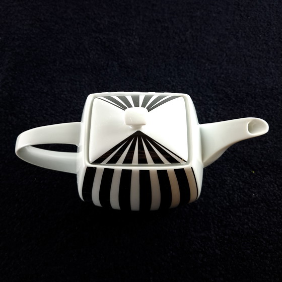 Image 1 of Teiera vintage in ceramica bianca e nera con motivo zebrato