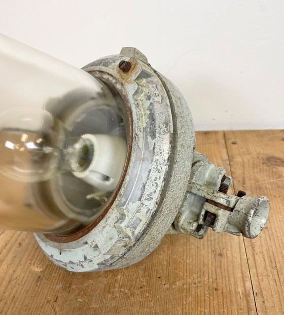 Image 1 of Lampe industrielle grise en fonte d'aluminium antidéflagrante, années 1970