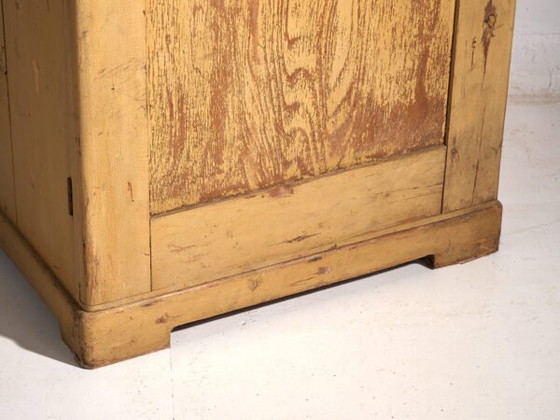 Armadio alto antico con patina ocra (c.1920) #18 – Rustic (photo 12 of 40)