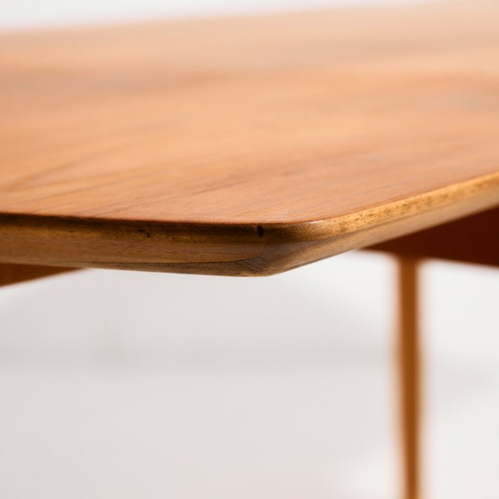 Image 1 of MK11104 Table de salle à manger restaurée en teck et chêne