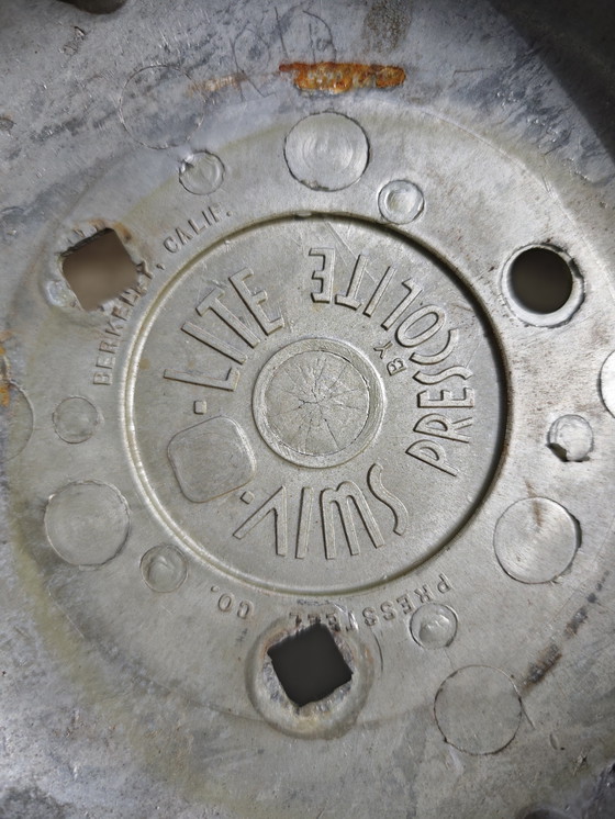 Image 1 of Prescolite Swiv-Lite 1950 California