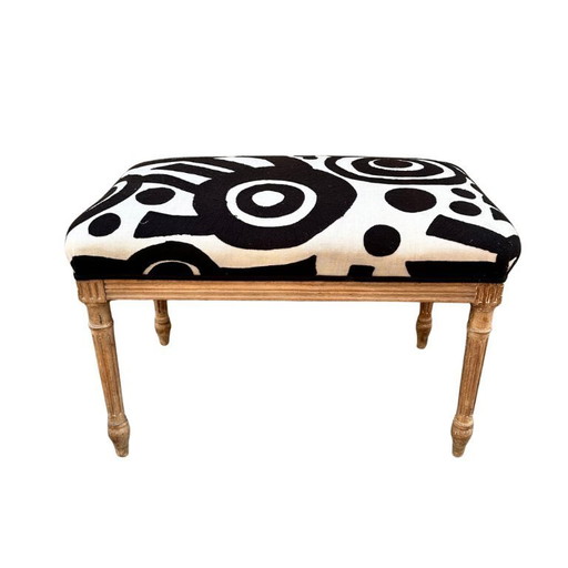 Tabouret / pouf / ottoman, bois sculpté, tapisserie Pierre Frey, style Louis XVI, années 70 - France