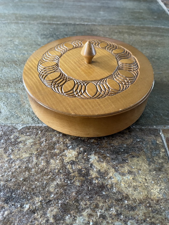 Scatola decorativa rotonda vintage degli anni '70 – Oggetti decorativi, Wood (photo 4 of 6)