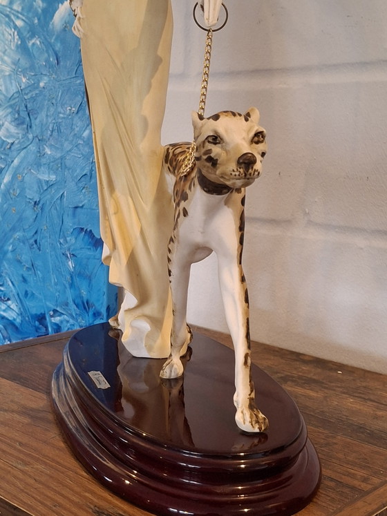 Image 1 of “Escultura Art Déco 'Dama con Leopardo' – A. Santini, Italia (Firmada y con etiqueta)”