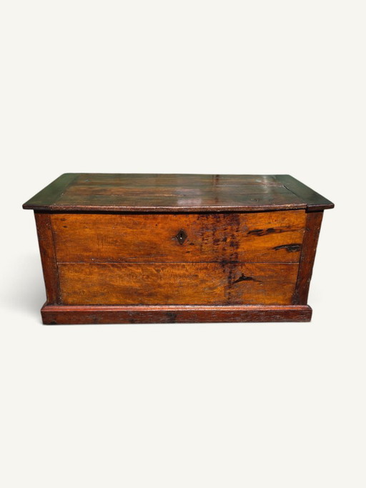 Large Antique Rustic Solid Wood Chest – 19th Century – opbergkast