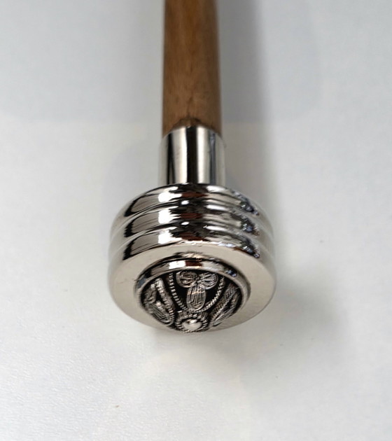 Luxury Wooden Walking Stick with Silver-Tone Carved Handle - Brand New – Decorative Objects, Metal (photo 6 of 10)