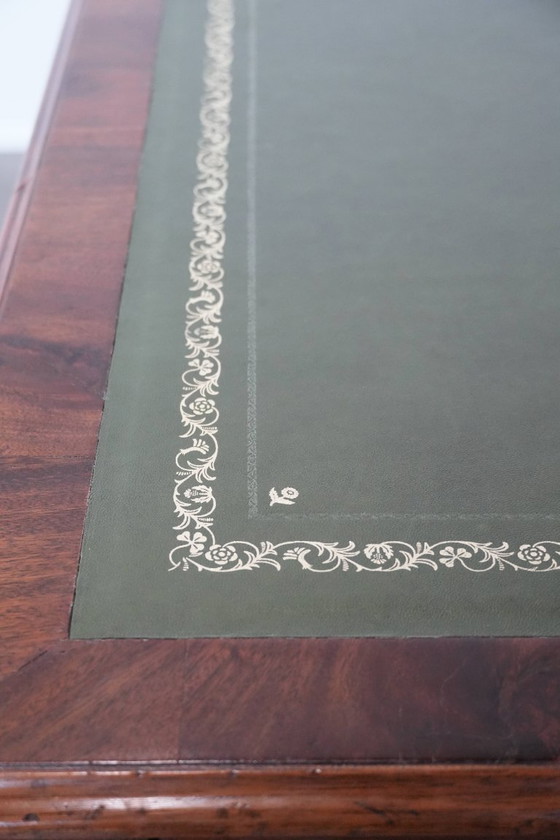 Image 1 of Antieke Schrijftafel/ Bureau/ Partner Desk Uit Begin 20e Eeuw Met 6 Lades En Een Donkergroen Lederen Blad In Engelse Stijl