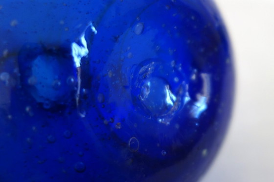 4 cobalt blue blown glass vases with bubbles, 60s/70s (photo 11 of 11)