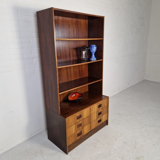 Bücherregal oder Kommode im dänischen Design