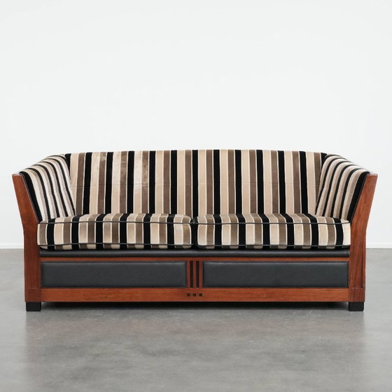 Image 1 of Sofá de diseño Schuitema de 2,5 plazas de la serie Decoforma con preciosa carpintería.