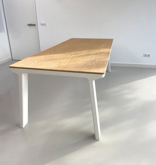 Mesa auxiliar ultrafina con cajones de Ineke Hans para Arco