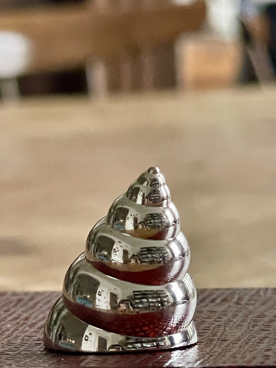 Image 1 of Set of 12 vintage shell-shaped place card holders