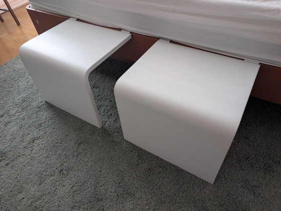 Tables de chevet Auping Auronde blanches, hauteur 34,5 cm – Tables de nuit, Wood (photo 7 of 8)