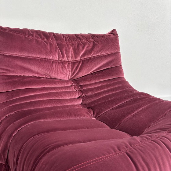 Togo Fireside Chair by Michel Ducaroy for Ligne Roset – Loveseats, Textile, Plastic (photo 2 of 8)