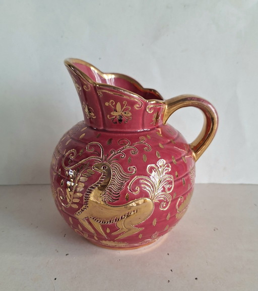 Brocca in ceramica d'epoca Jemappes Faïencerie Belgio con favolosi animali e motivi floreali.