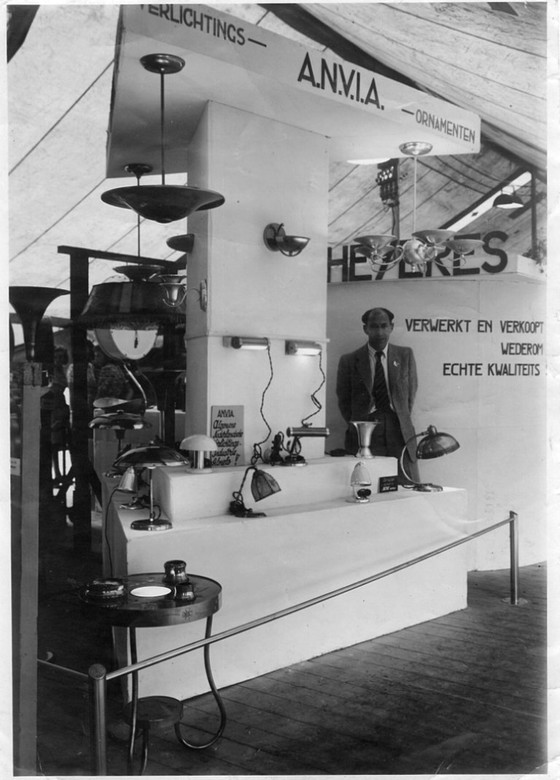 Image 1 of Geometric Wall Lamp – Anvia – Vintage