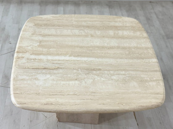 Image 1 of Table basse vintage en travertin / Table années 70 / Pierre naturelle