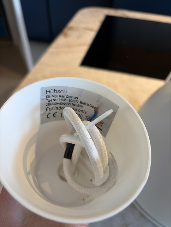 Image 1 of Hübsch - tafellamp wit met goud 