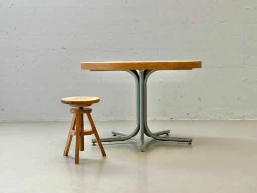 Table de salle à manger ronde en chêne et acier, années 1990