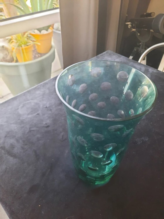 Image 1 of Vase vintage en verre d'art à pois turquoise – Charme bohème du milieu du siècle !