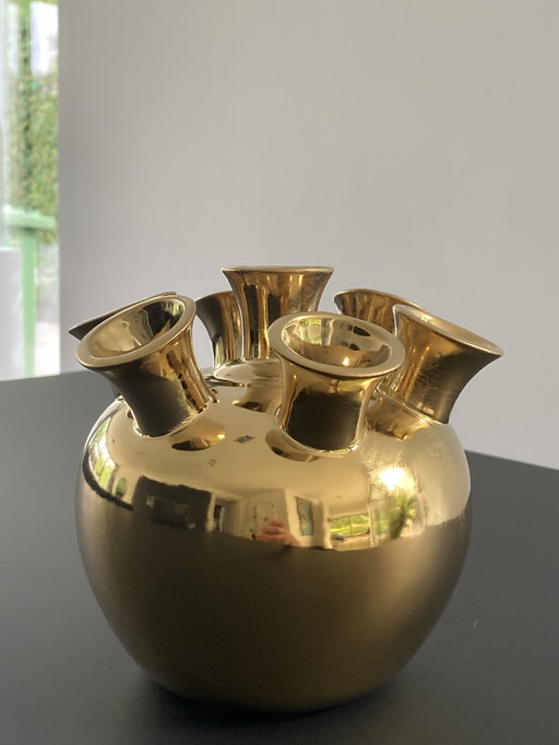 Vase doré