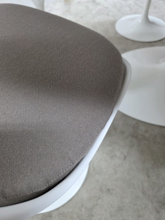 Tavolo ovale Knoll Studio + sedie Tulip Knoll (nuove) – Set da pranzo, Aluminium, Marble (photo 9 of 14)
