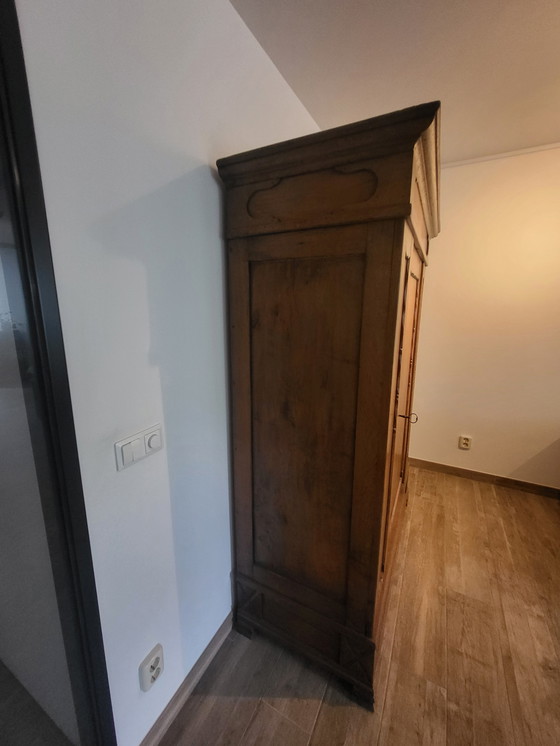 Image 1 of Schöner antiker Wäsche- oder Porzellanschrank aus Holz