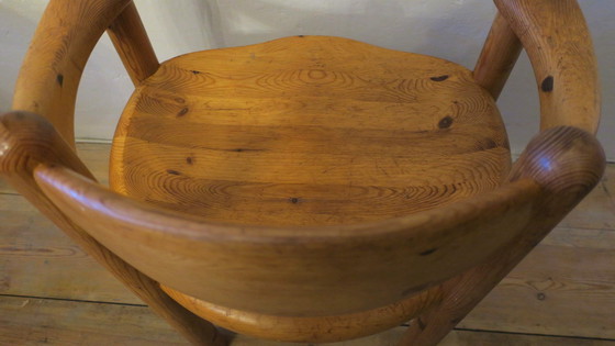 Image 1 of Coppia di poltrone e tavolo in pino patinato, Rainer Daumiller per Hirtshals Sawmills, Svezia, anni '60