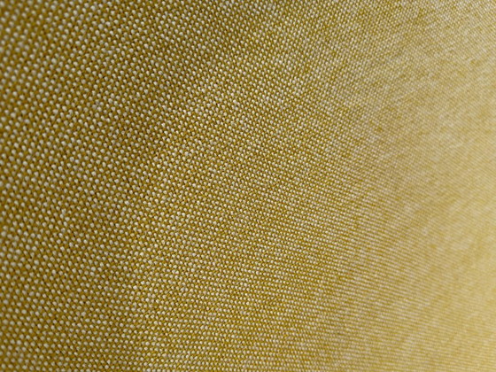 Image 1 of Poltrona di design Moroso Italia Paper Planes, poltrona lounge con schienale alto Doshi Levien.