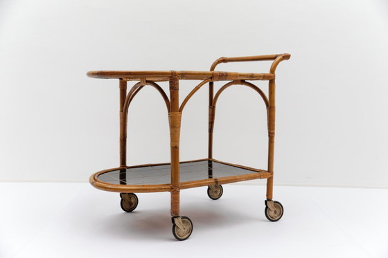 Image 1 of Serveerwagen van bamboe en rotan, Italië, jaren 50
