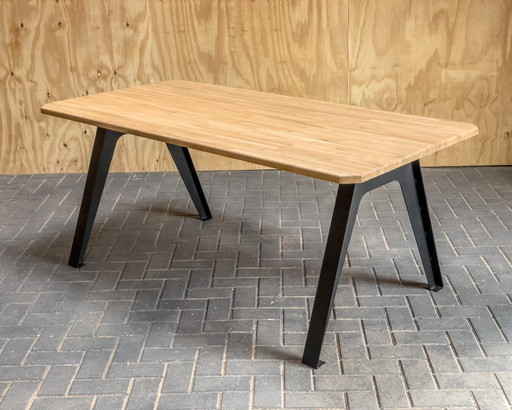 Table de salle à manger en chêne massif, design artisanal – Neuve et unique