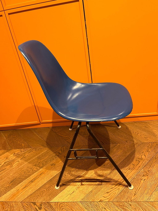 Herman Miller Charles & Ray Eames Fiberglass DSS Shell Chair