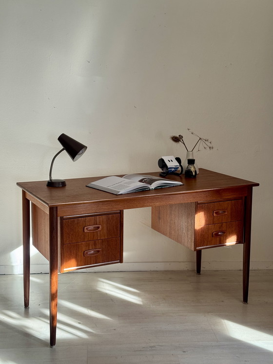 Image 1 of Scrivania danese vintage in teak degli anni '60