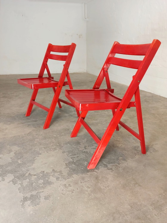 Image 1 of 2 x vintage rode houten klapstoelen