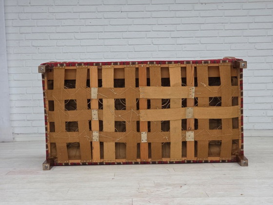 Image 1 of Dänisches 2-Sitzer-Sofa aus den 1960er Jahren, gestreift, rot/mehrfarbig, Möbelwolle