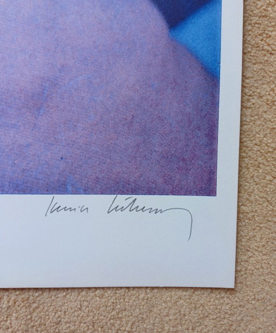 Image 1 of 'Blauwe pop', grote kleurenfoto van Karin Székessy