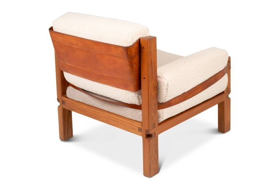 Image 1 of Pierre Chapo. Paar armstoelen van iepenhout. 1970s.