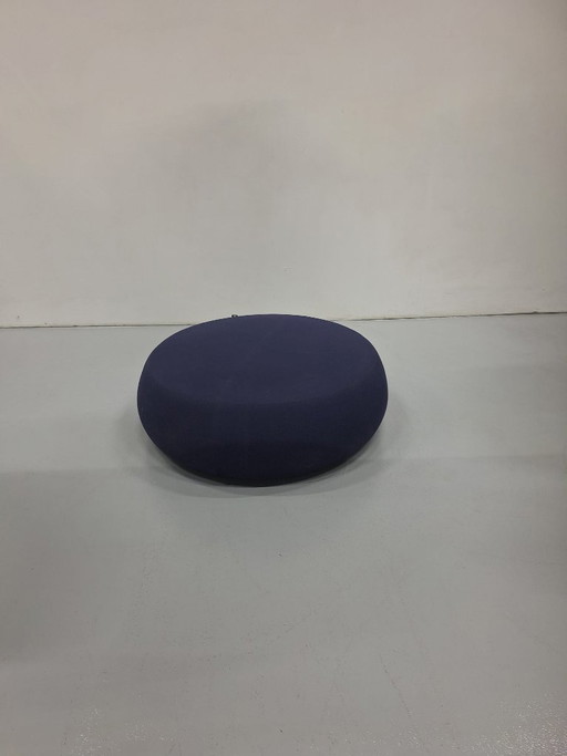 1x Arper Pix Pouf, dunkelblau, 120 cm ø – hockers en poefs, Textile (photo 2 of 5)