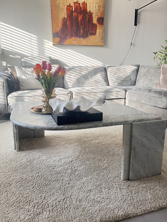 Image 1 of Vintage Italiaanse Salontafel – Carrara Marmer – Roche Bobois Stijl