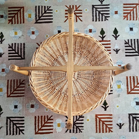 Hölzerner Beistelltisch mit runder Platte, Beistelltische, Holz, Braun, Scandinavian (Foto 6 von 8)