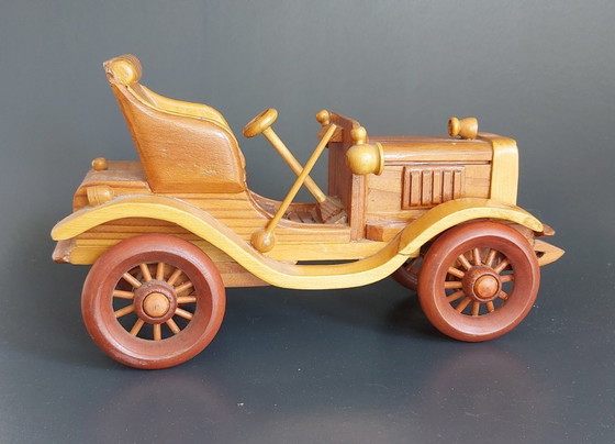 Image 1 of Voitures et camions en bois fabriqués et peints à la main