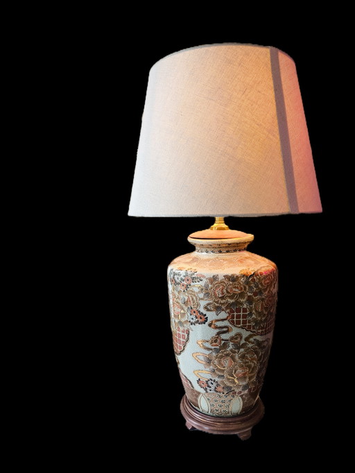 Keramische tafellamp in Aziatische Chinoiserie-stijl uit het midden van de 20e eeuw met vergulde details. – tafellampen