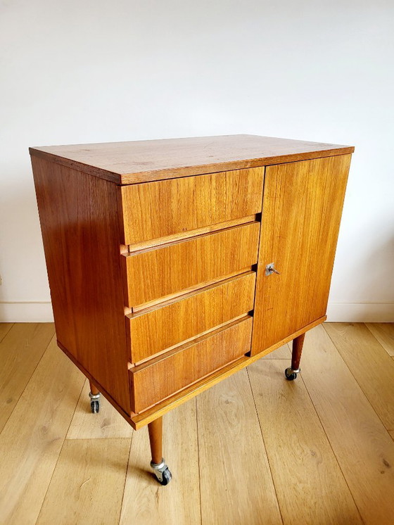 Image 1 of Mobile bar o cassettiera vintage su ruote, anni '60