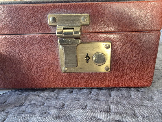 Elegant Vintage Leather Attaché Case – Decorative Objects (photo 7 of 9)